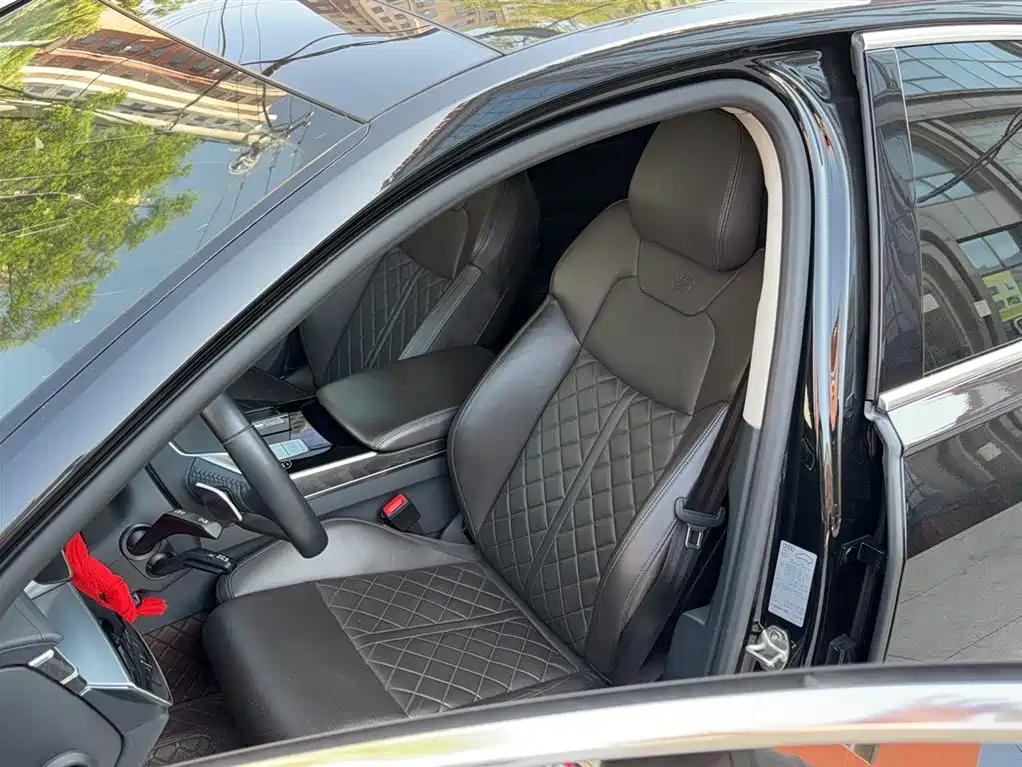 Audi A8 2021 A8L 50 TFSI quattro Comfort фото 11