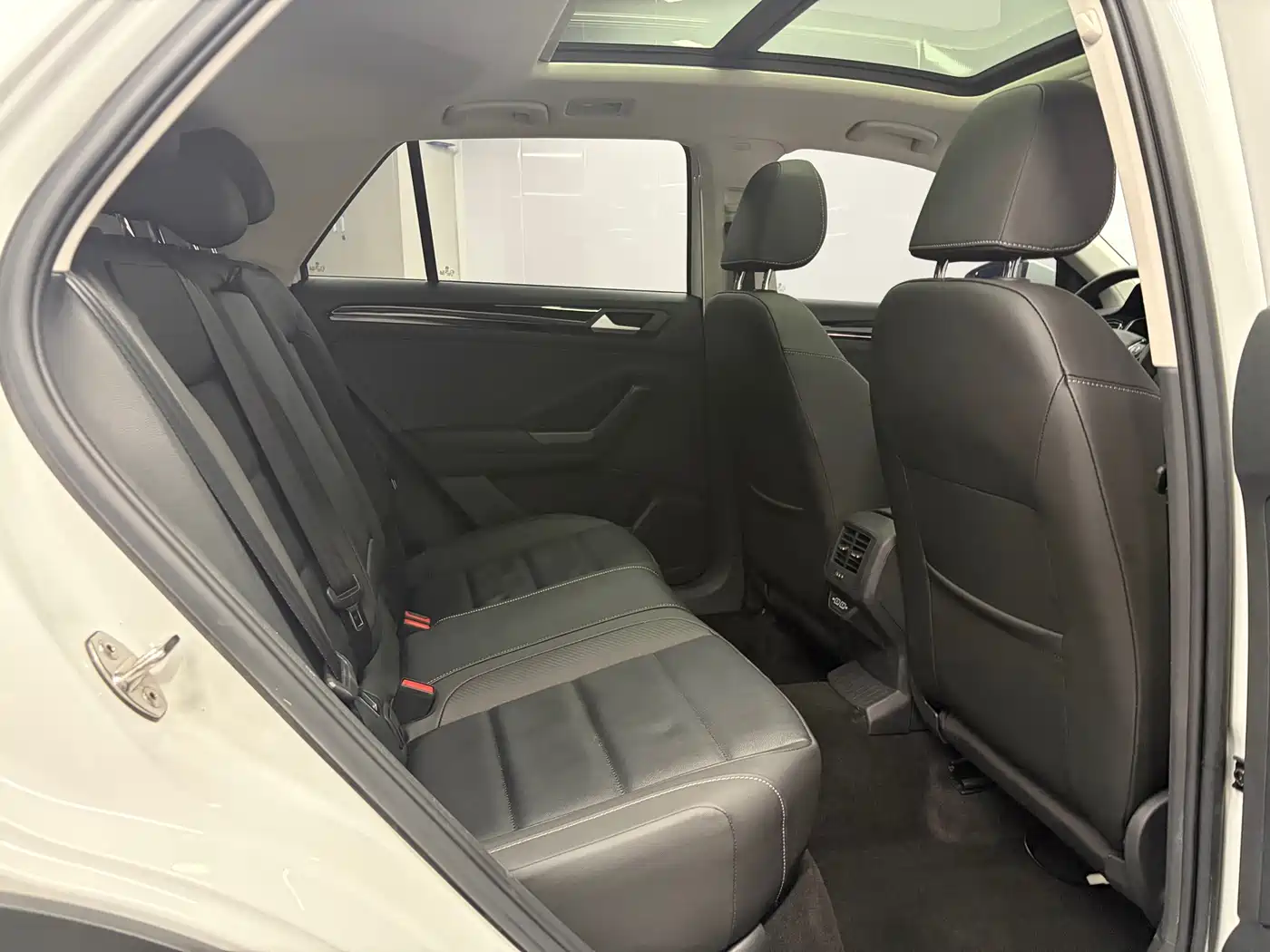 Volkswagen T-ROC 2022 280TSI DSG 2WD Comfort PLUS фото 13