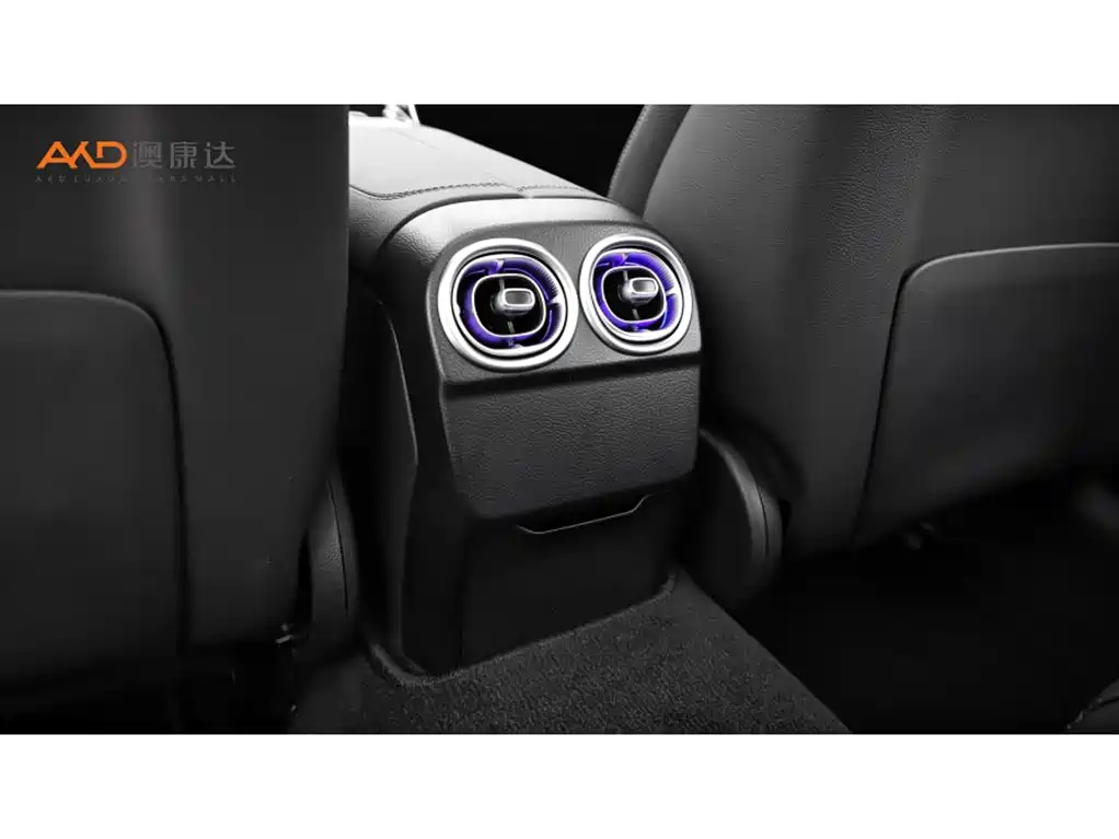 Mercedes-Benz C-Class 2023 Facelift C 260 L Sport Edition фото 9