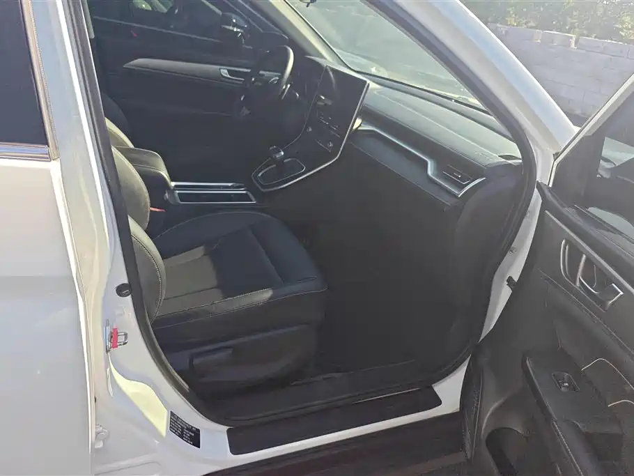 Haval M6 2023 PLUS 1.5T DCT Luxury Smart Connect фото 8