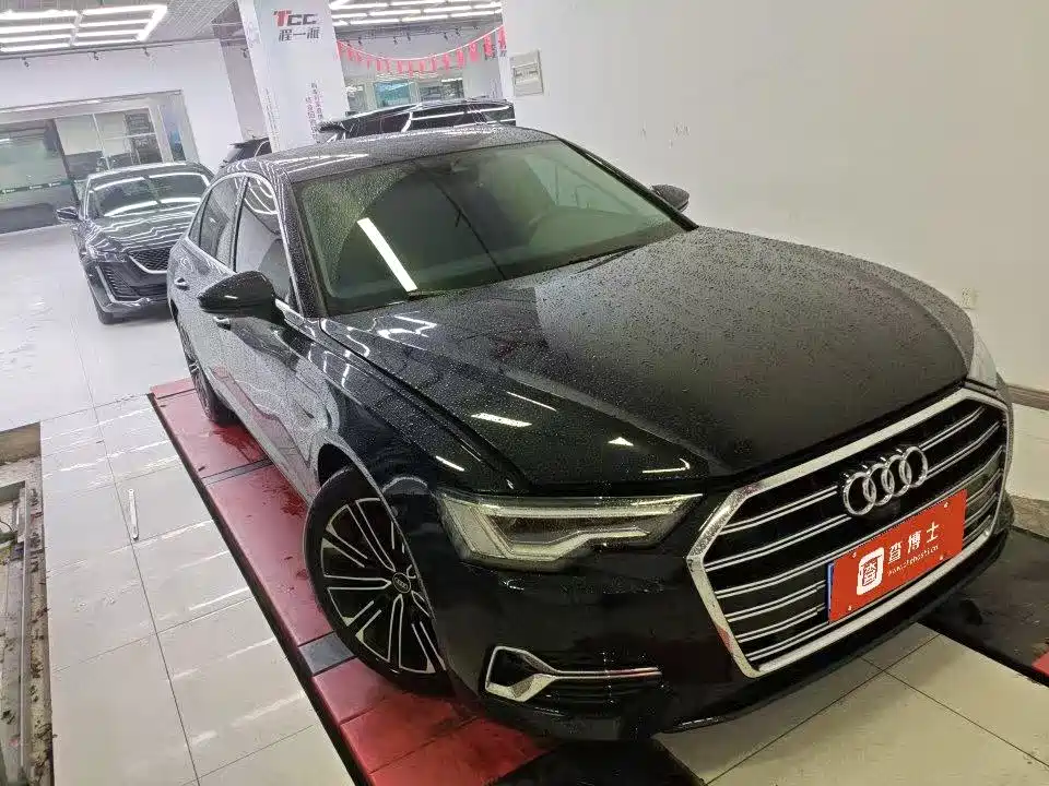 Фото 1 - Audi A6L