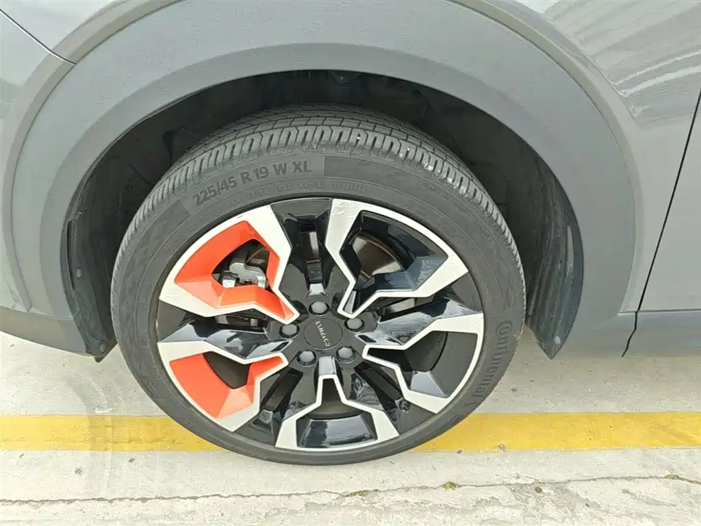 Lynk & Co 06 2020 1.5T Halo фото 23