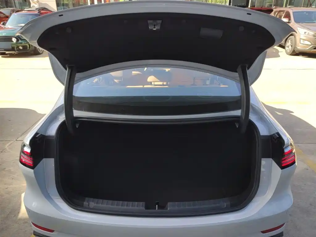 Geely Galaxy Galaxy A7 2025 EM-i фото 19