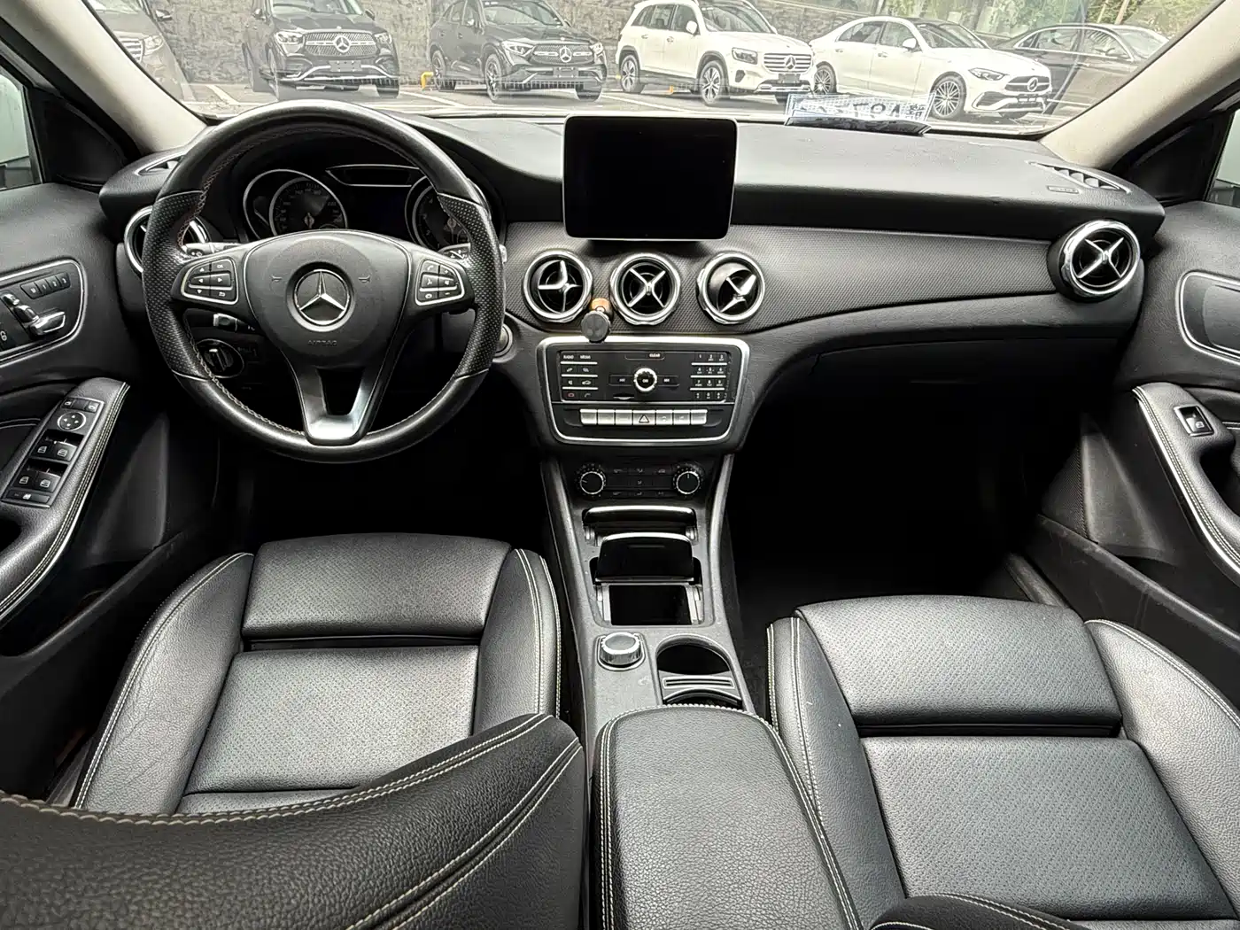 Mercedes-Benz GLA 2018 GLA 200 Dynamic фото 16