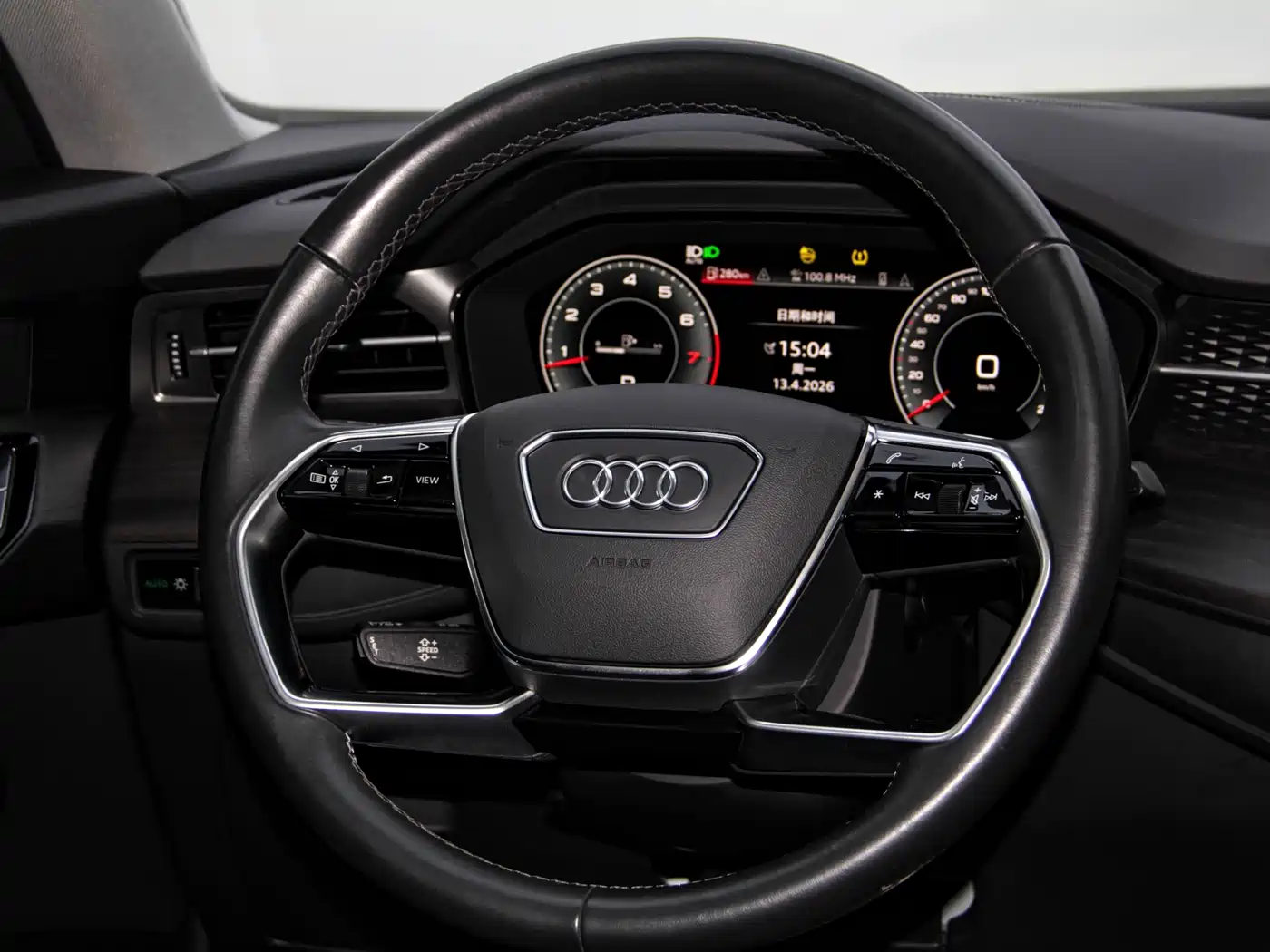 Audi Q6 2024 40 TFSI quattro Cloud View Yulin Package 7-seater фото 25