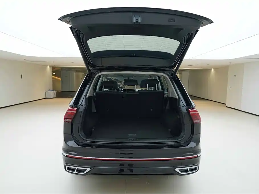Volkswagen Tiguan L 2022 330TSI Auto 2WD R-Line Premium Edition фото 6