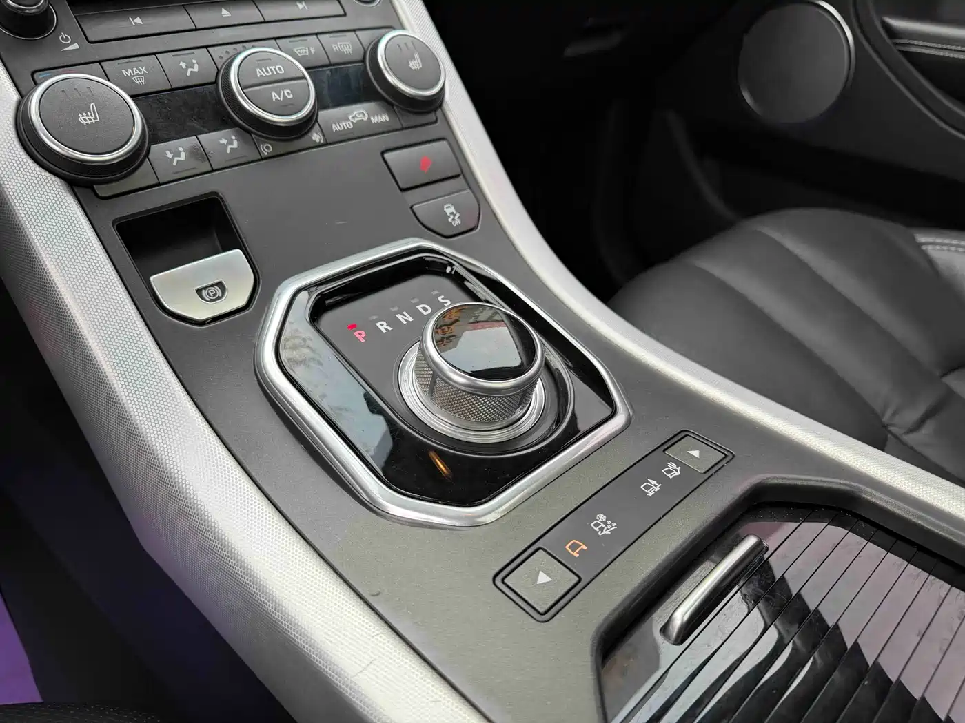 Land Rover Range Rover Evoque (Import) 2013 2.0T 5-door Dynamic Edition фото 6