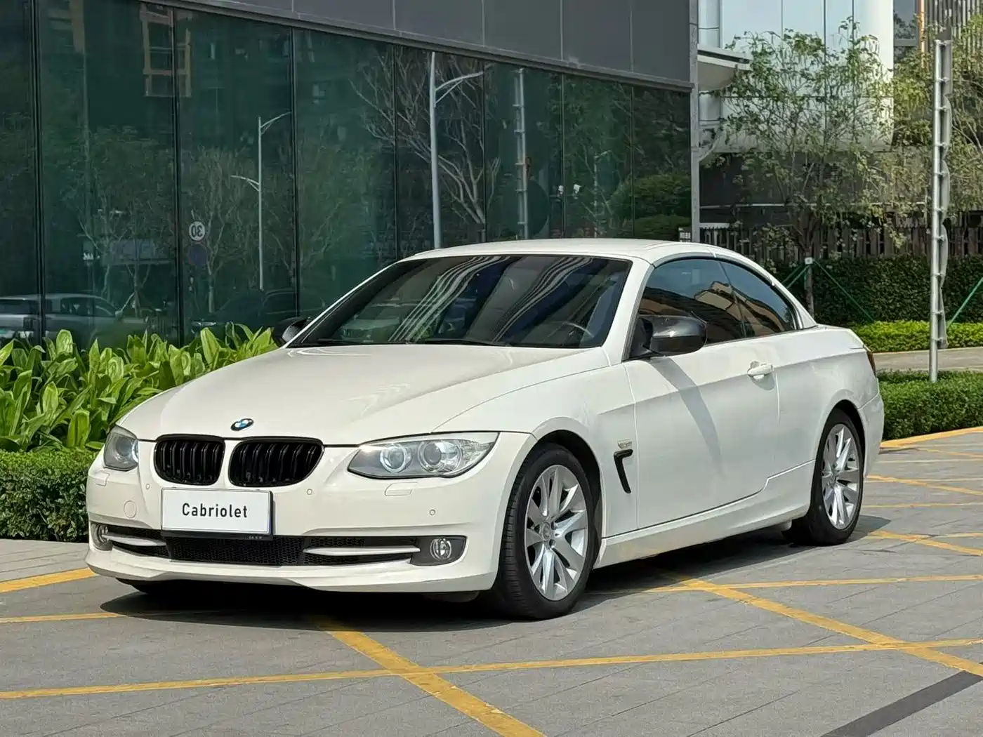 BMW 3 Series (Import) 2011 330i Convertible Coupe фото 3
