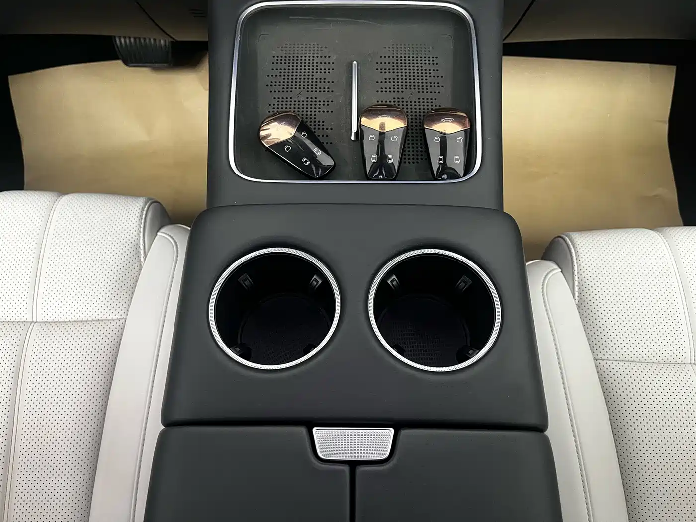 Voyah Auto Voyah Dreamer 2025 PHEV AWD Flagship Kunpeng Edition фото 14