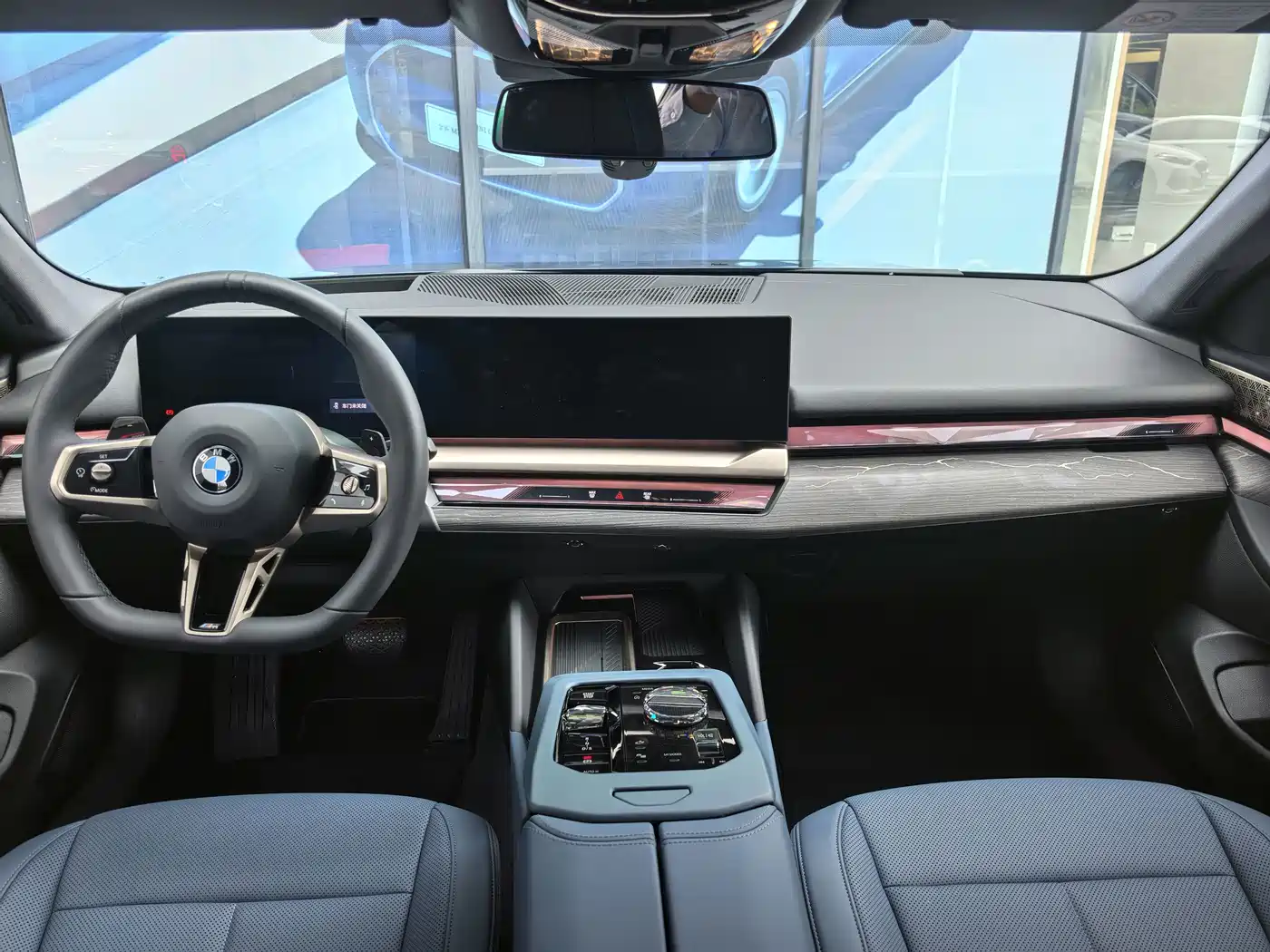 BMW i5 2024 2024 eDrive 35L Premium Model M Sport Package