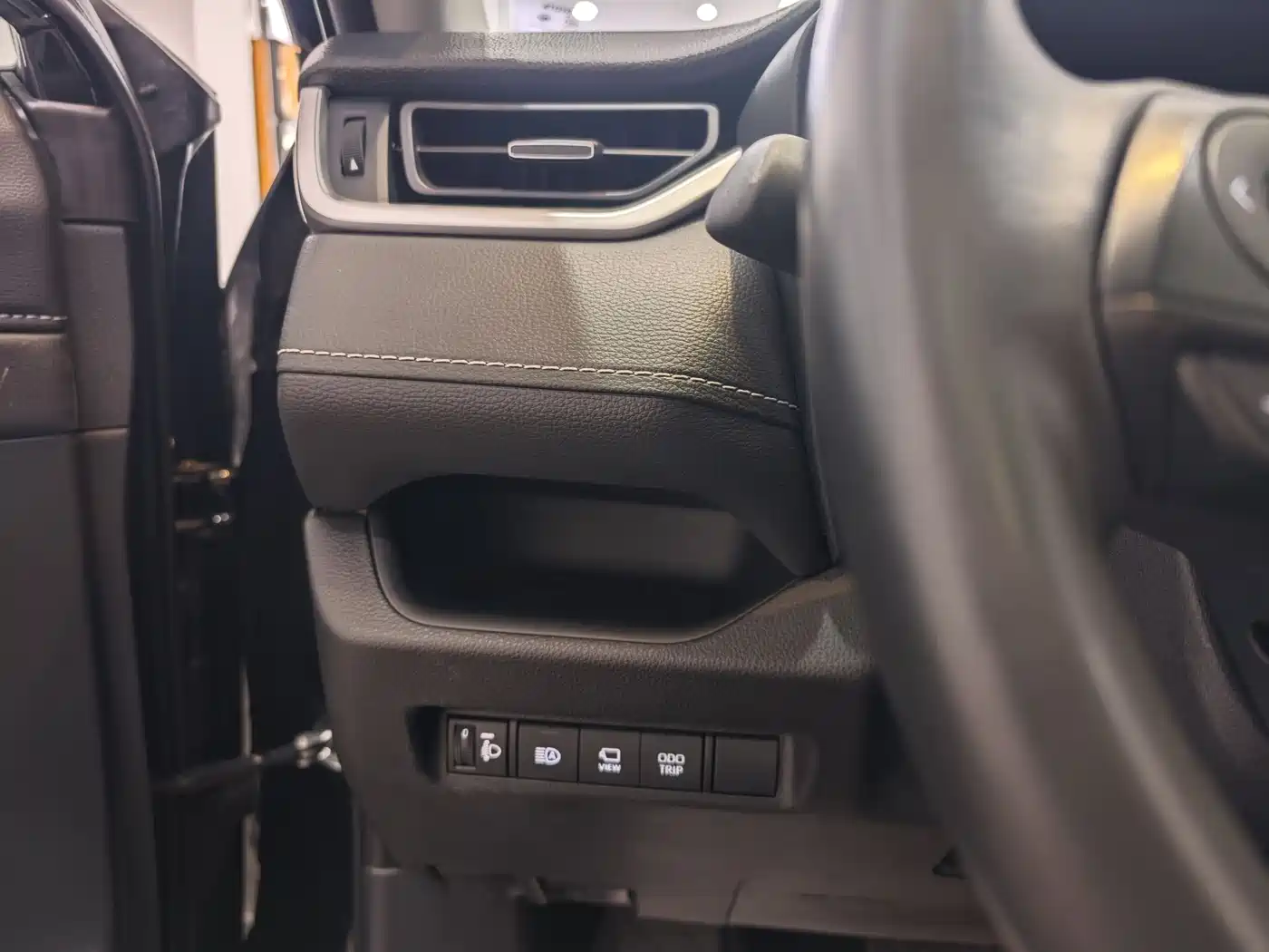 Toyota Wildlander 2023 2.0L CVT AWD Luxury PLUS фото 18