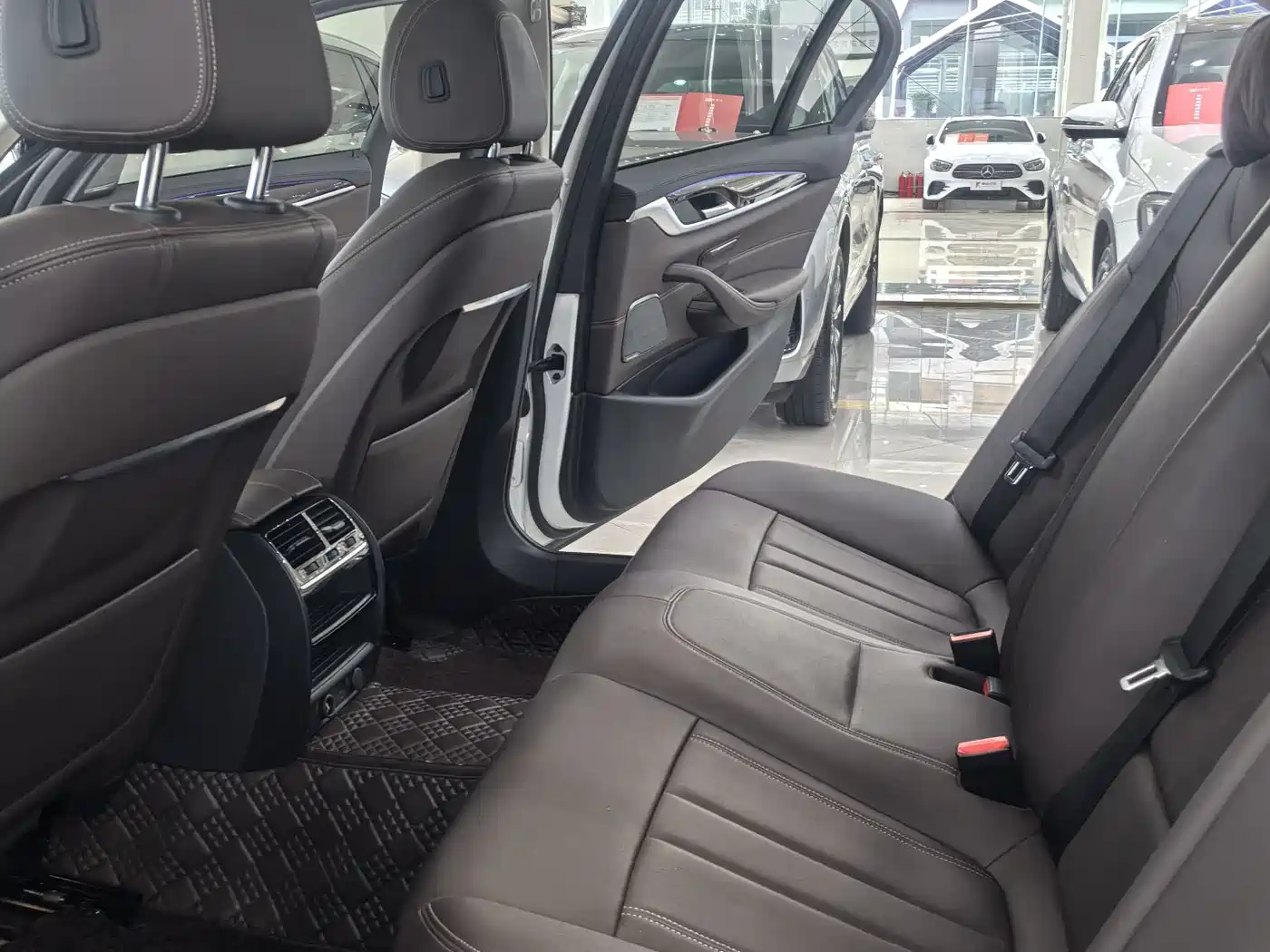 BMW 5 Series 2019 525Li Luxury Package фото 11