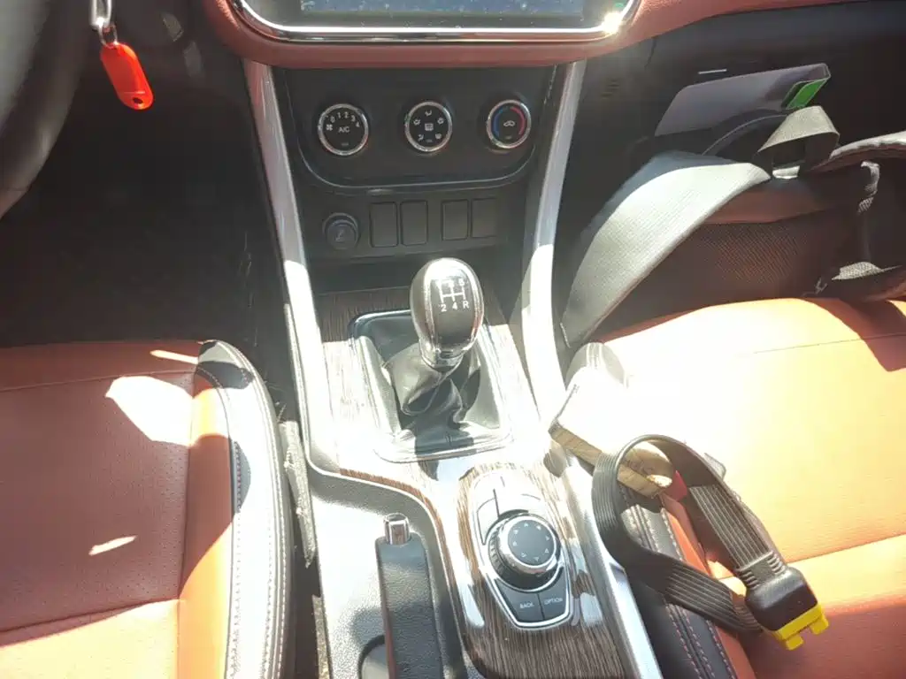 BAIC Huansu S3 2017 2016 S3L 1.5L Manual Premium