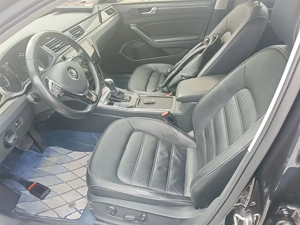Volkswagen Passat 2017 330TSI DSG Prestige фото 15