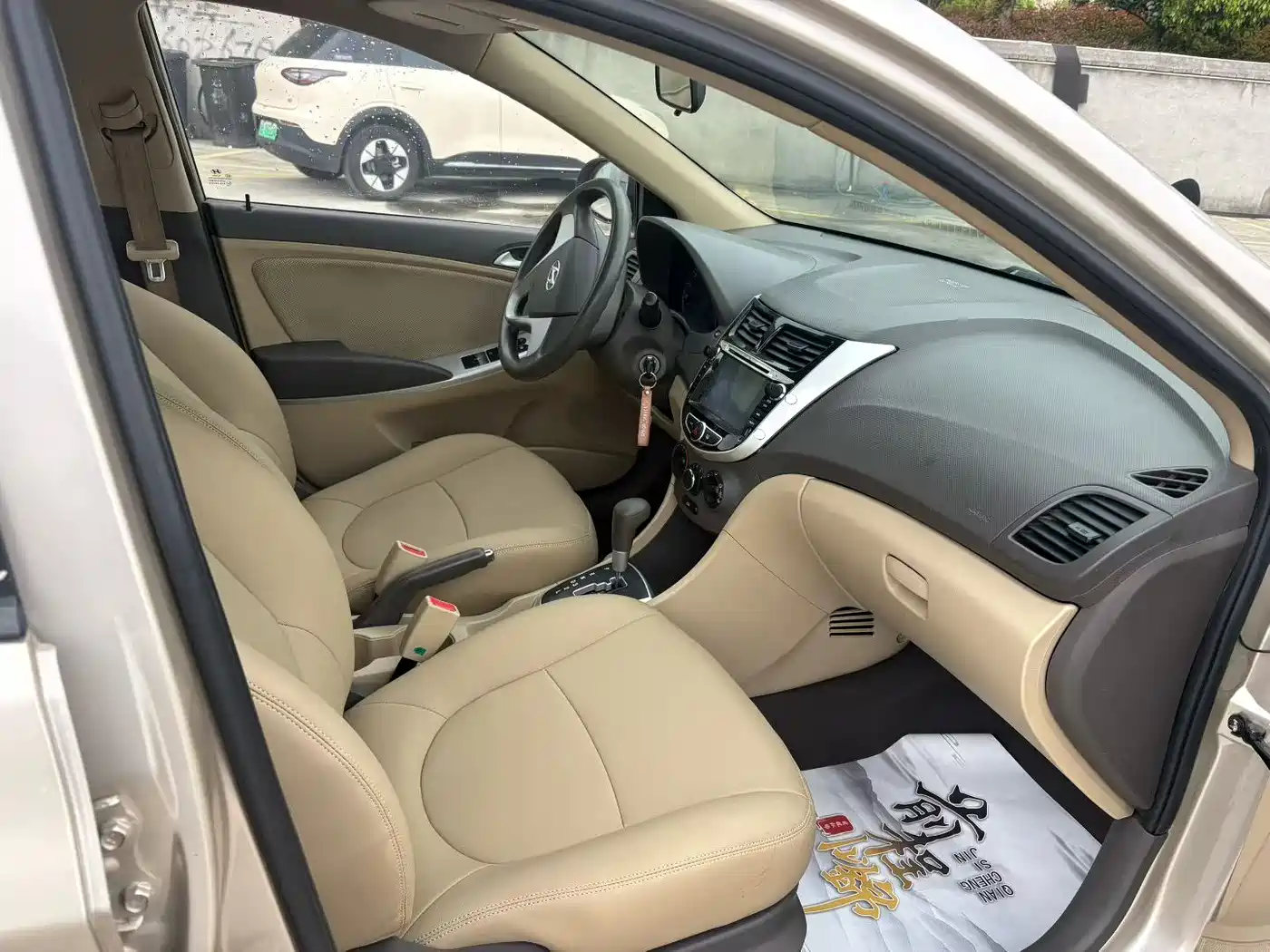 Hyundai Verna 2011 Hatchback 1.4L Automatic Fashion GT фото 8