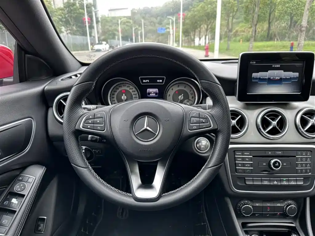 Mercedes-Benz CLA (Import) 2016 Facelift CLA 200 Sport фото 3