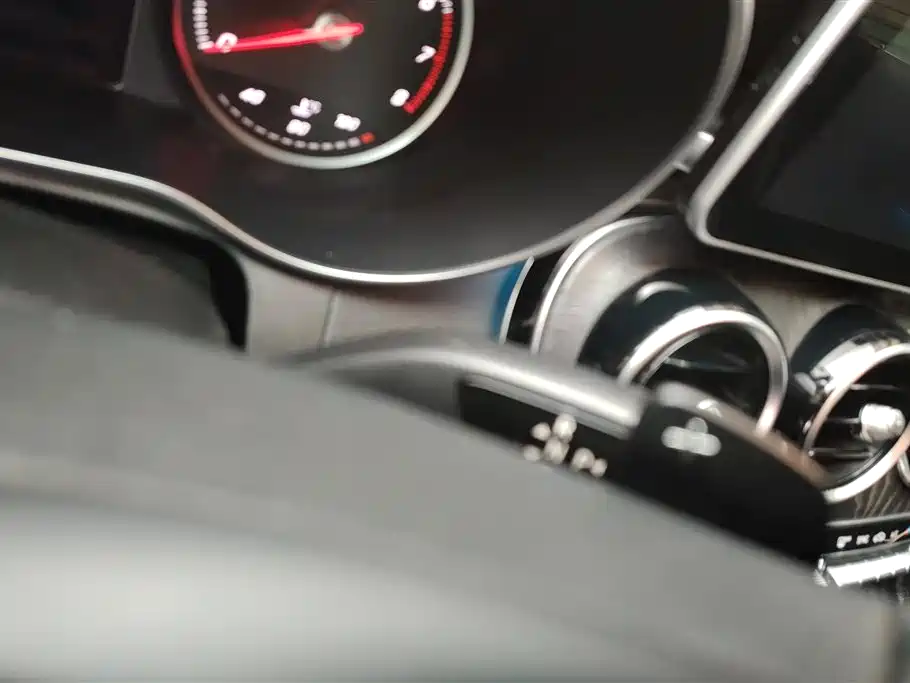 Mercedes-Benz C-Class 2015 Facelift C 200 L Sport фото 16