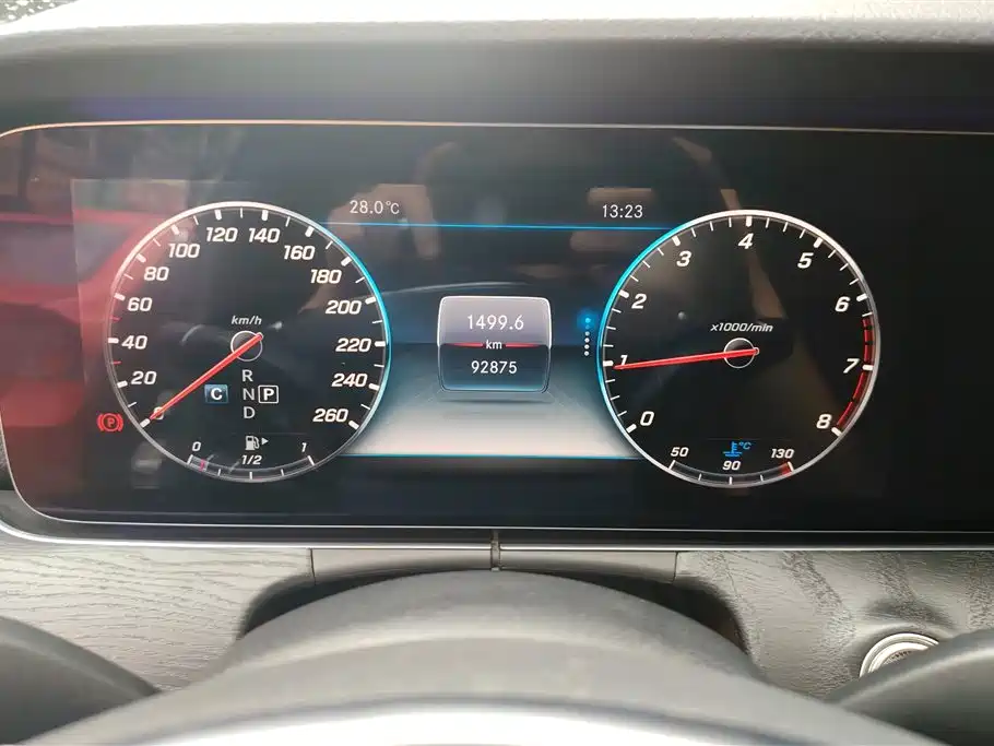 Mercedes-Benz E-Class 2018 Facelift E 200 L Sport фото 13