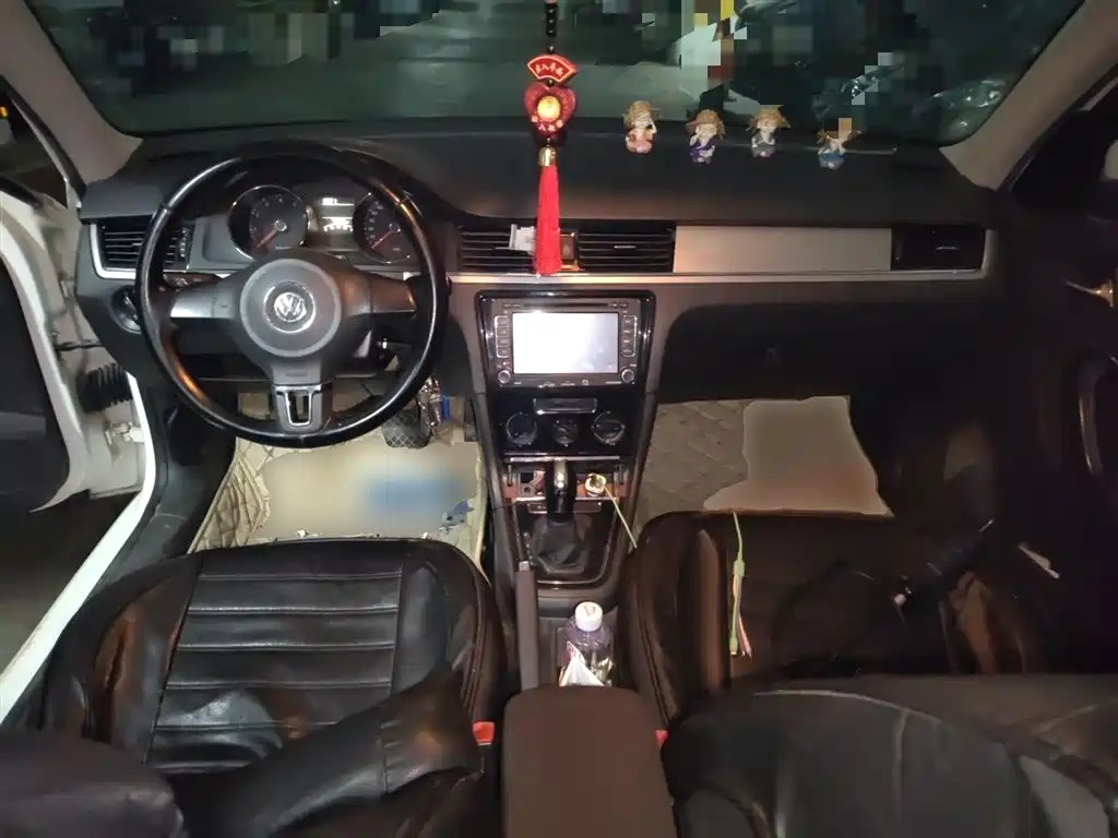 Volkswagen Bora 2014 1.6L Automatic Fashion Edition фото 5