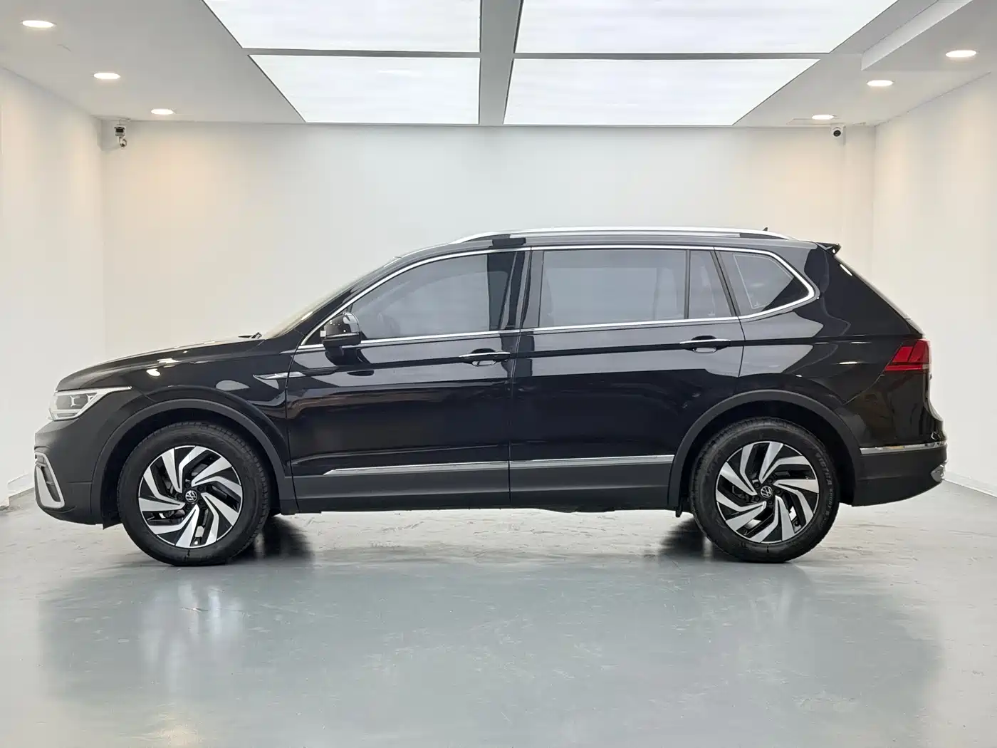 Volkswagen Tiguan L 2024 330TSI Automatic 2WD Intelligent Enjoyment Edition фото 8