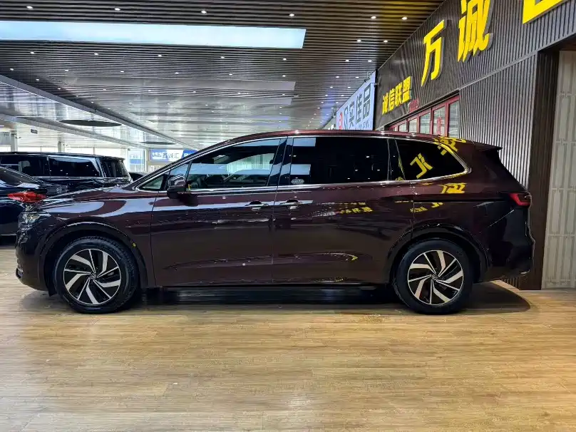 Volkswagen Viloran 2023 Facelift 380TSI Prestige Edition фото 4