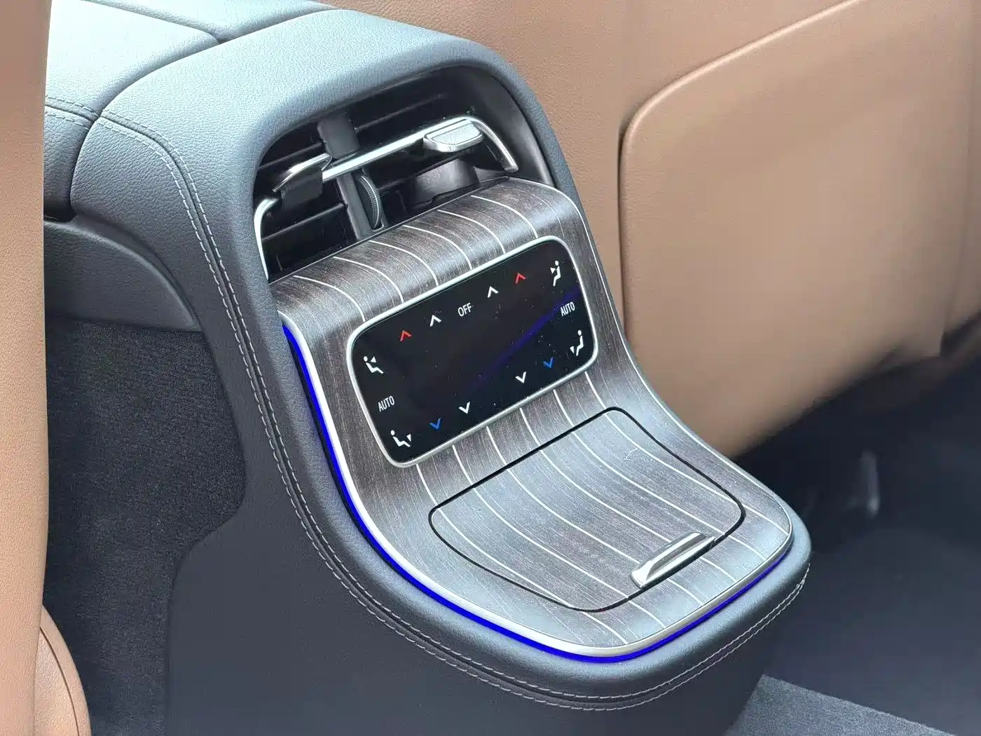 Mercedes-Benz E-Class 2025 E 300 L Luxury фото 11