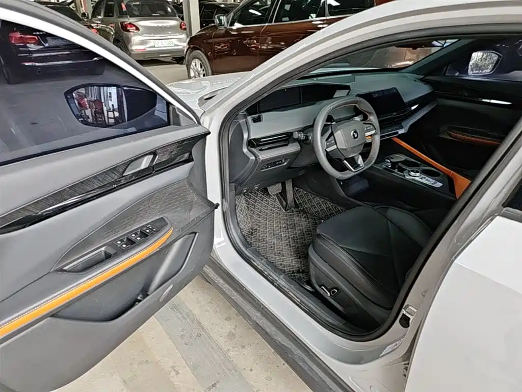 CHANGAN UNI-V