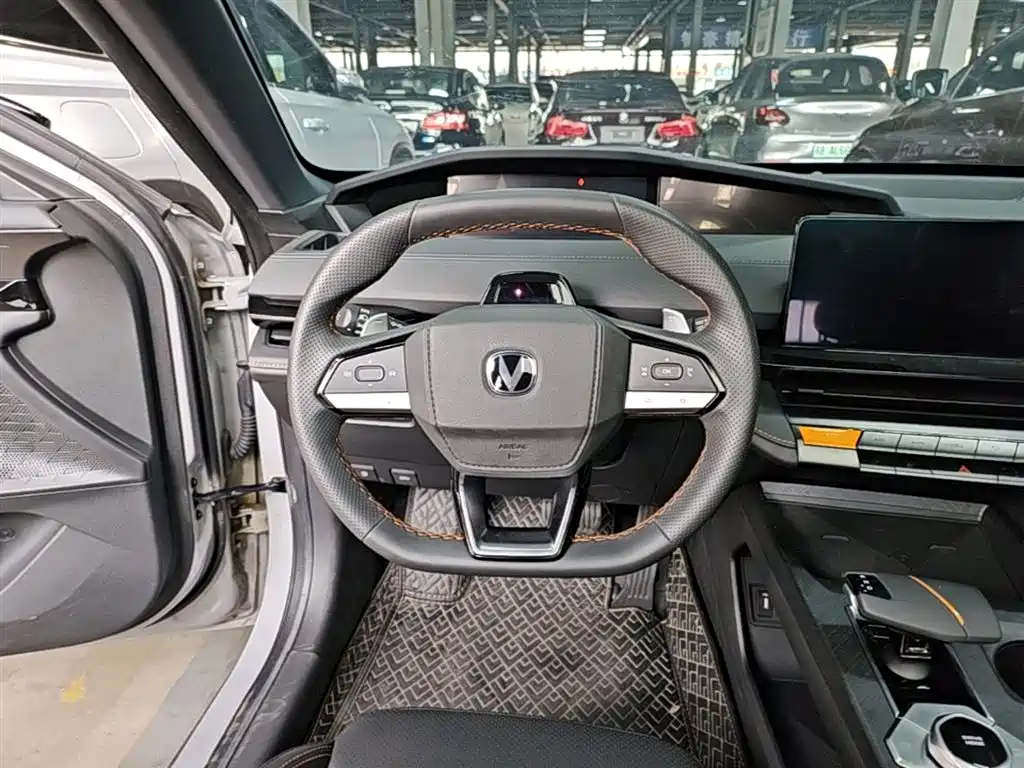 CHANGAN UNI-V