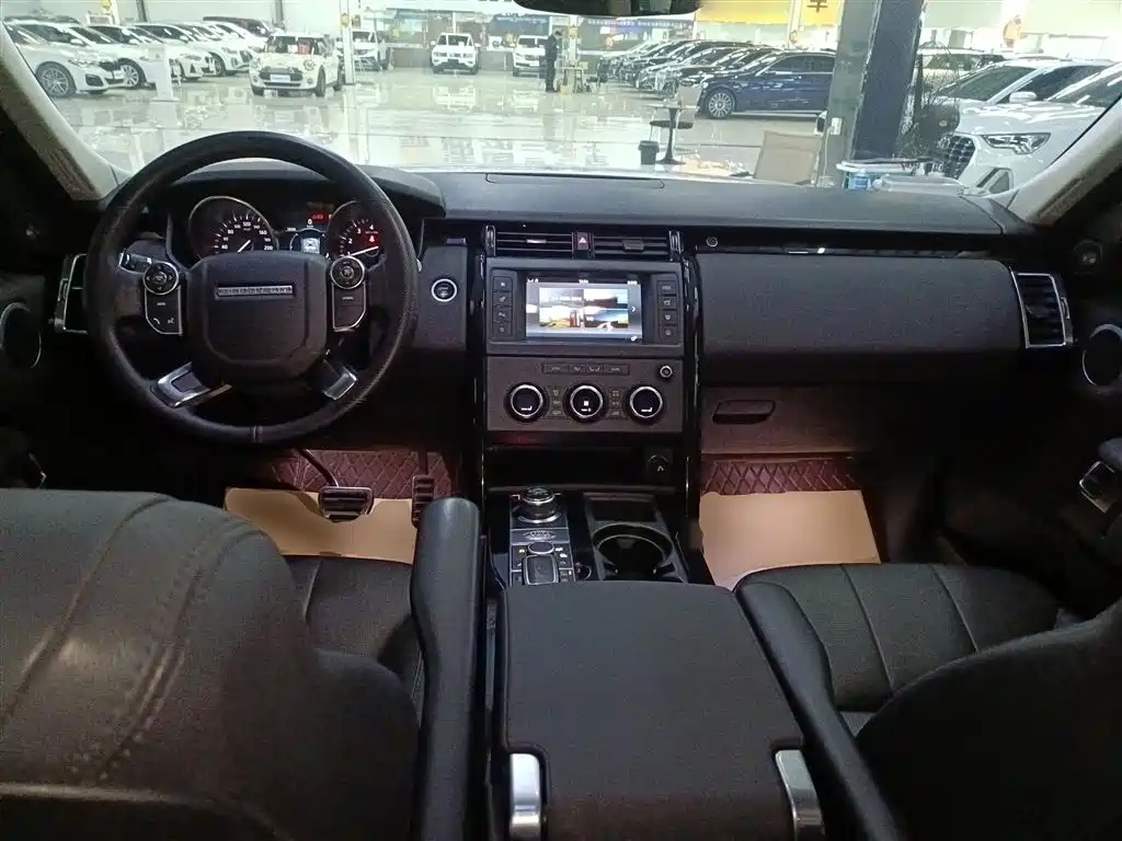 Land Rover Discovery 2017 3.0 SC V6 SE фото 6