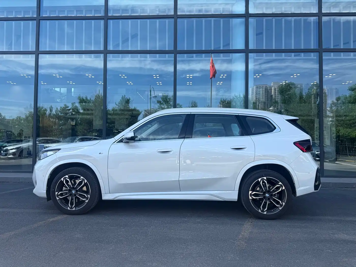 BMW X1 2023 sDrive25Li M Sport Package фото 3