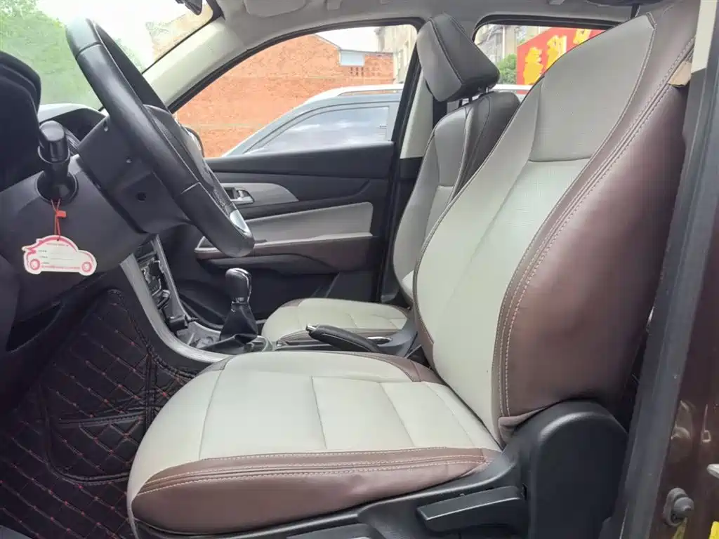 BAIC Huansu S5 2018 2017 1.3T Manual Luxury