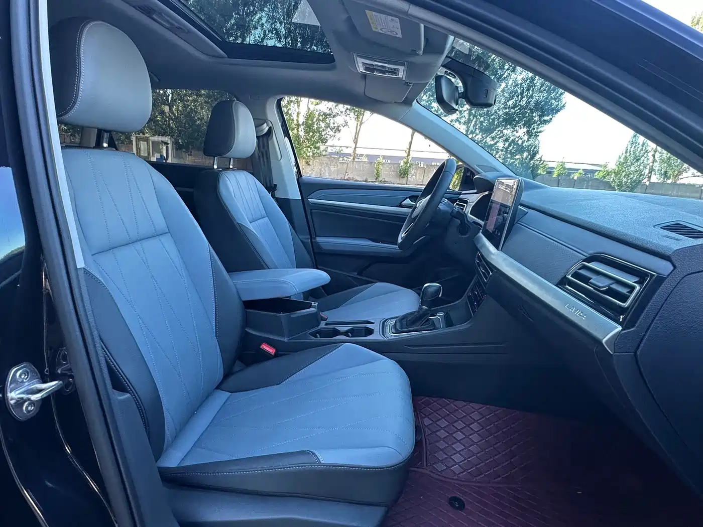 Volkswagen Lavida 2023 Facelift 1.5L Auto Starlight 5 Million Edition фото 17