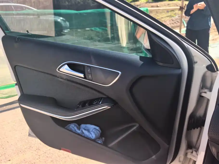 Mercedes-Benz A-Class (Import) 2018 A 200 Sport фото 7
