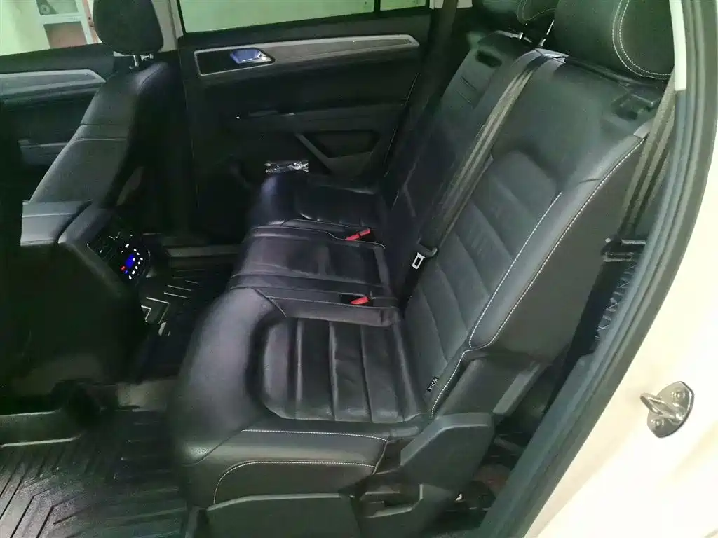 Volkswagen Teramont 2017 530 V6 4WD Luxury Edition фото 15