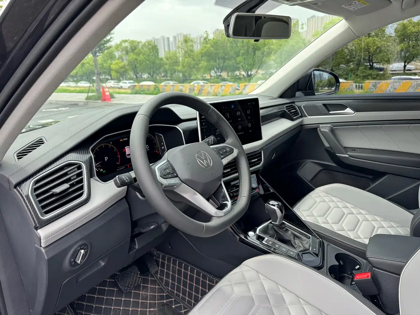 Volkswagen Tayron 2025 Facelift 300TSI Shared Edition фото 14