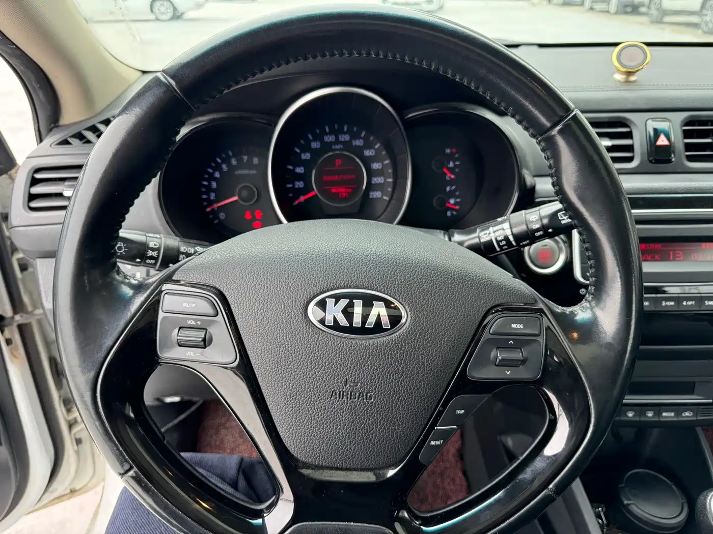 Kia K2 2015 Hatchback 1.6L AT Premium фото 12