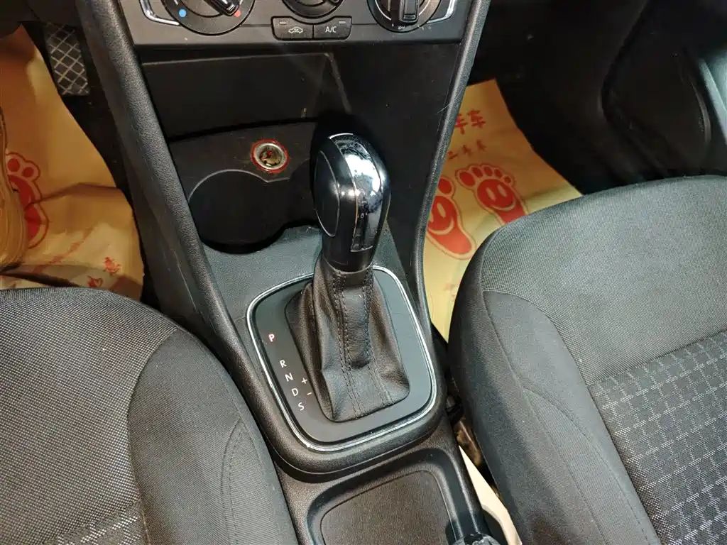 Volkswagen Polo 2014 1.6L Automatic Comfort Edition фото 6