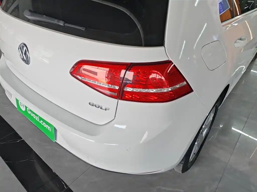 Volkswagen Golf 2016 1.6L Automatic Comfort фото 8