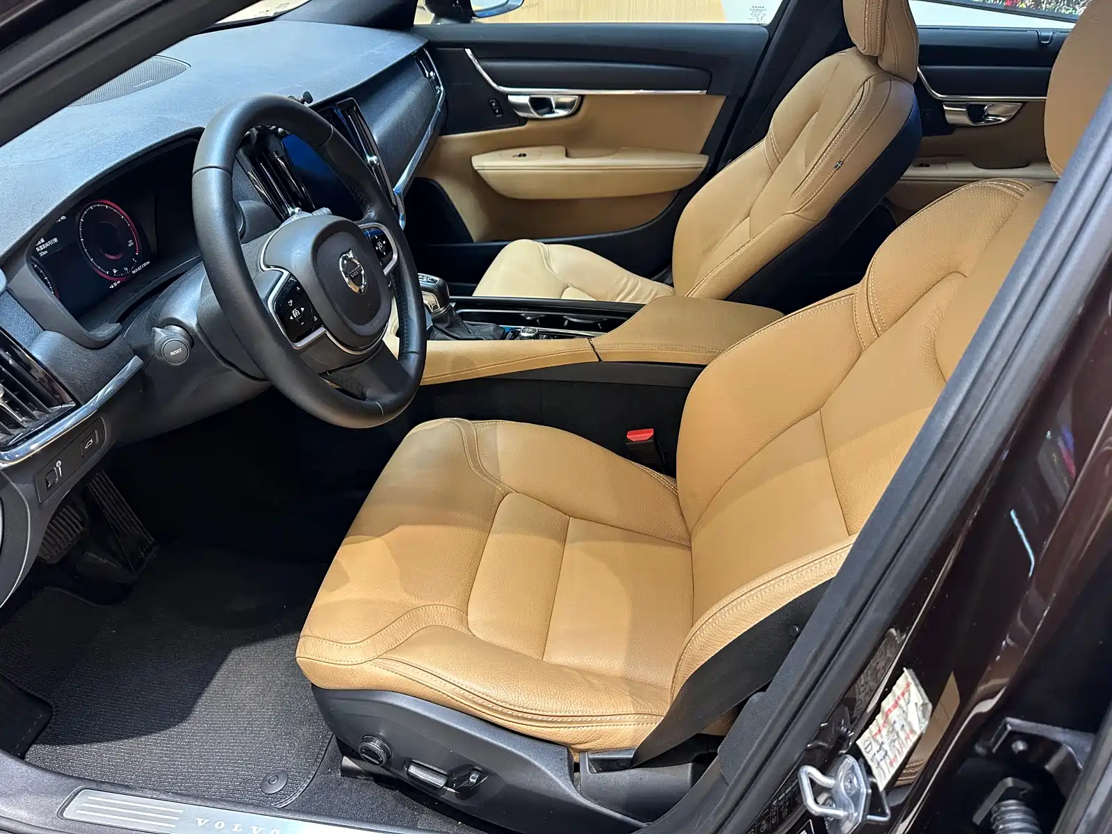 Фото 5 - Volvo V90