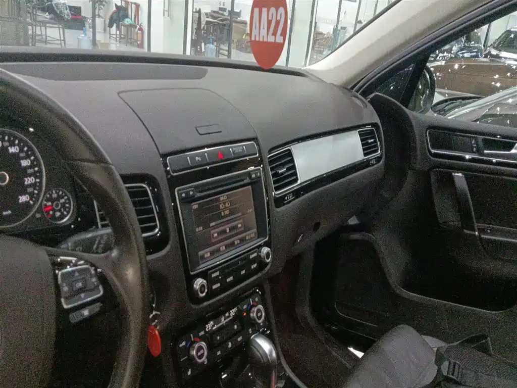 Volkswagen Touareg 2017 3.0TSI Explorer Edition фото 10