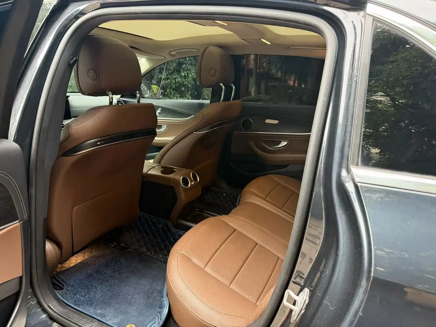 Mercedes-Benz E-Class 2020 Model E 260 L Sport фото 8