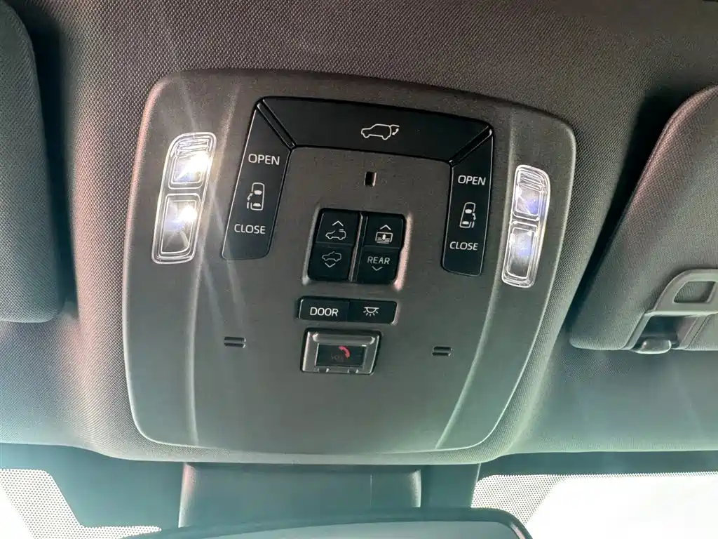 Toyota Sienna 2021 2.5L Hybrid Ultimate Edition фото 14