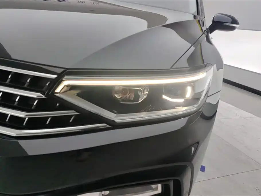 Volkswagen Magotan 2023 2 Million Units Anniversary Edition 330TSI DSG Leading Type фото 5