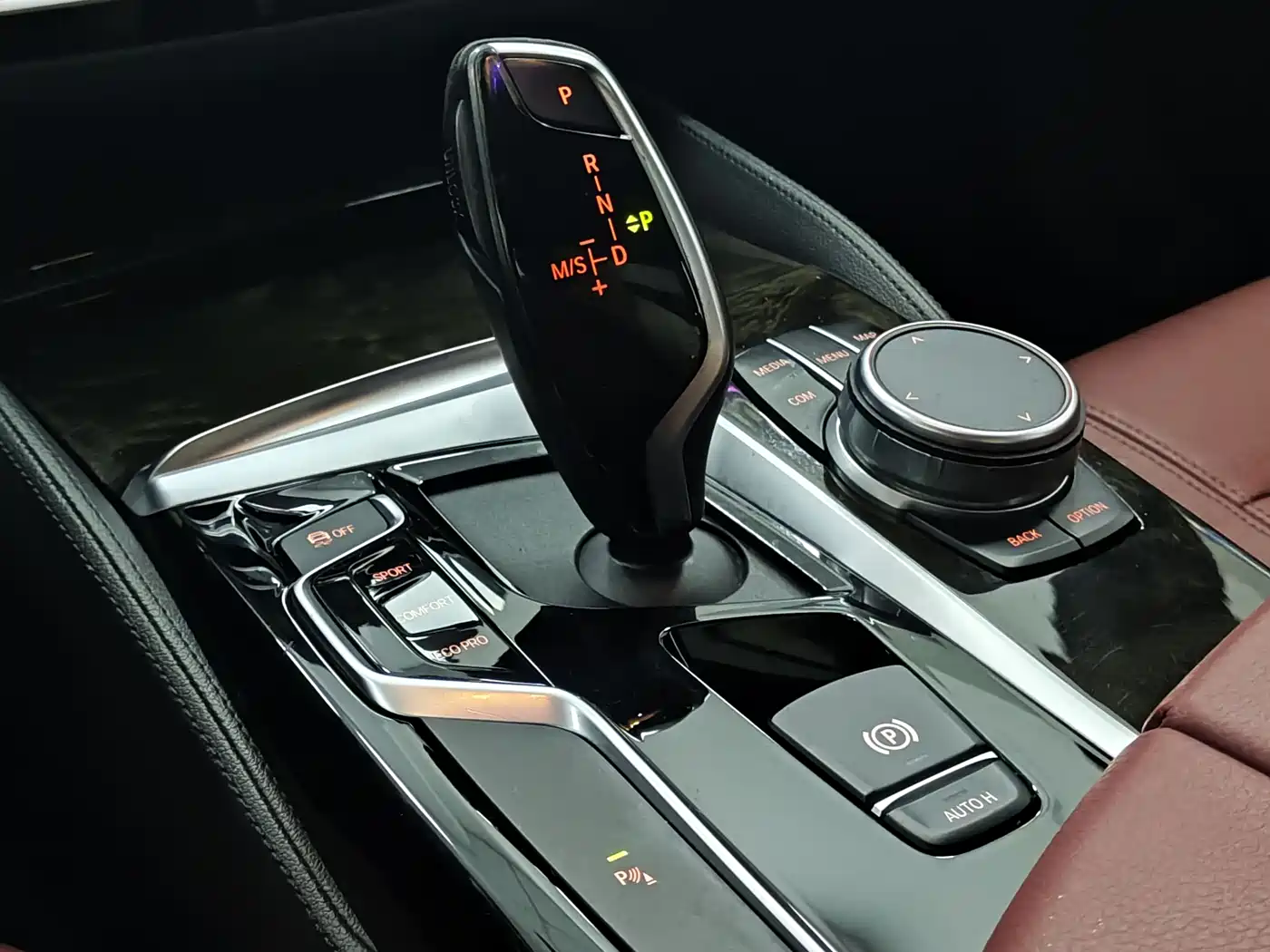 BMW 5 Series 2020 530Li Leading M Sport Package фото 12