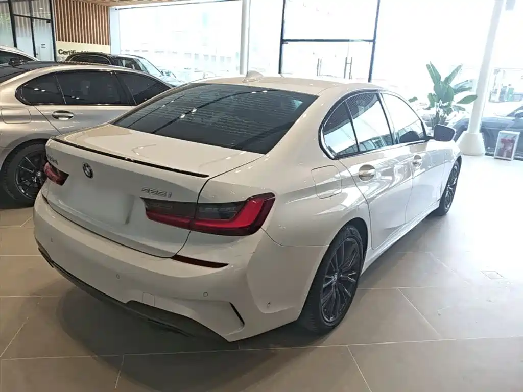 BMW 3-SERIES