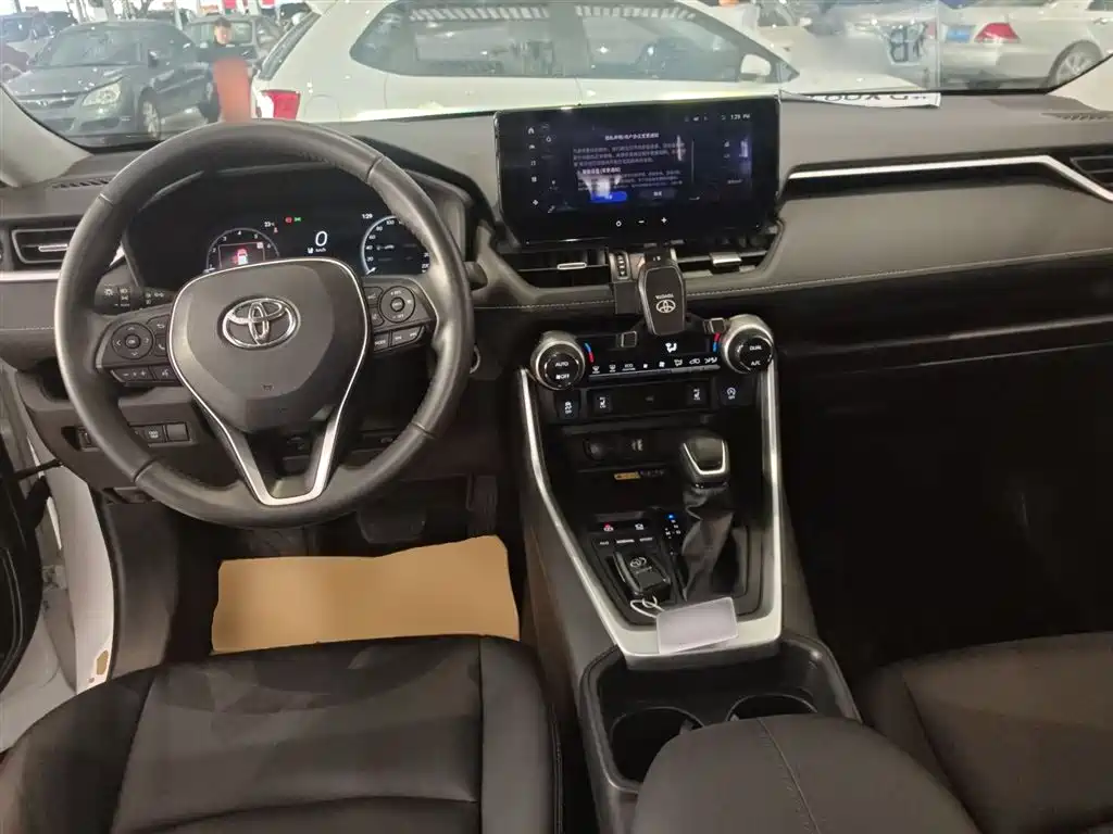 Toyota RAV4 Rongfang 2023 2.0L CVT FWD Style Plus Edition фото 10