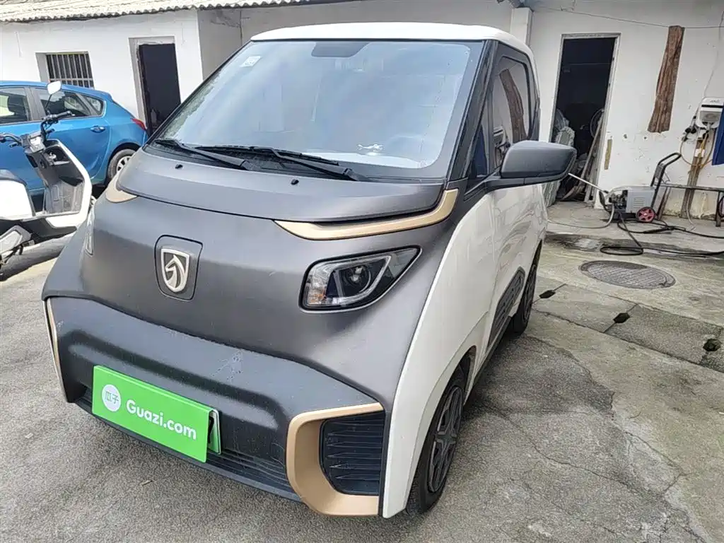 BAOJUN E200