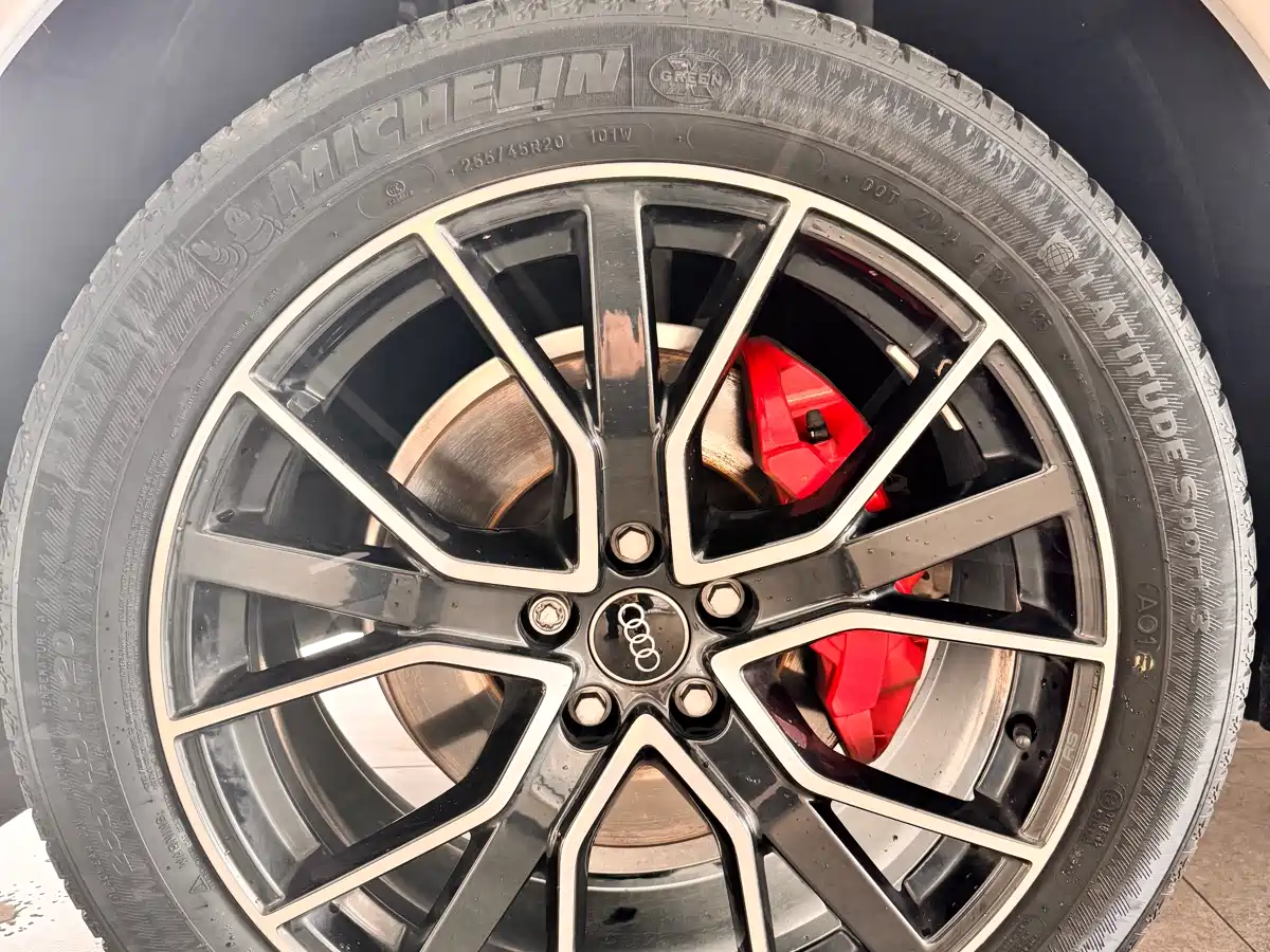 Audi Q5L 2023 45T Luxury Dynamic фото 8