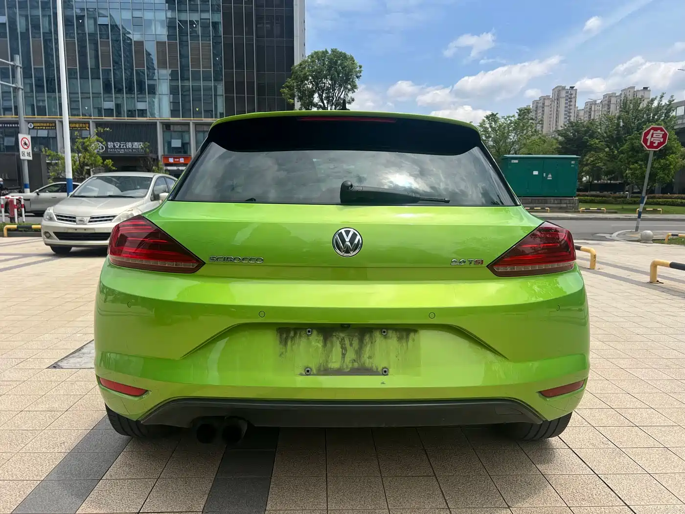 Volkswagen Scirocco 2015 2.0TSI Luxury Edition фото 19