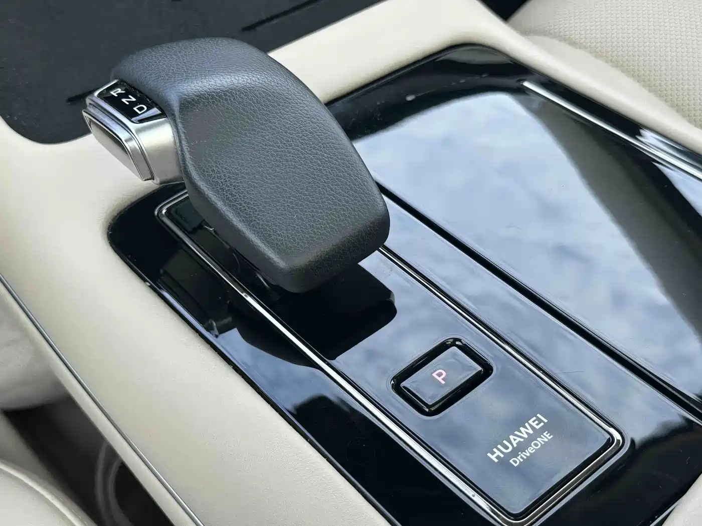 AITO Wenjie AITO M7 2022 1.5T RWD Comfort Edition фото 5